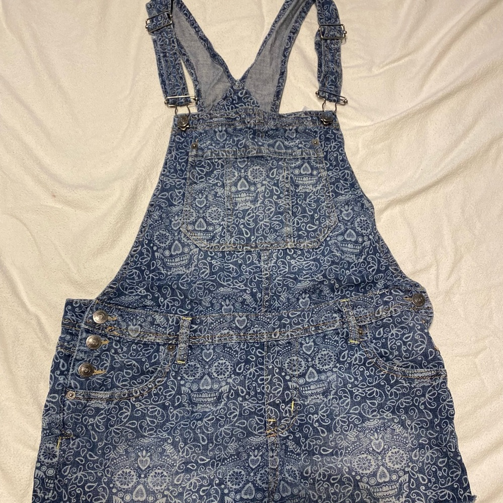 Overall shorts